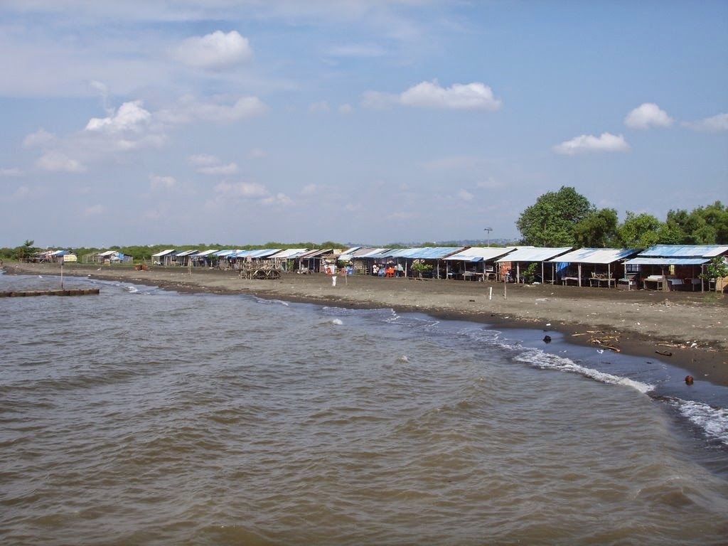 Tempat Wisata Pantai Maron di Semarang