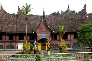 Museum Rumah Adat Baanjuang