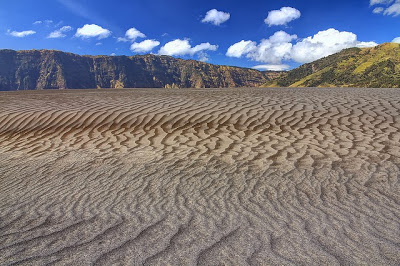 Pasir Berbisik dan Savana Teletubbies di Bromo