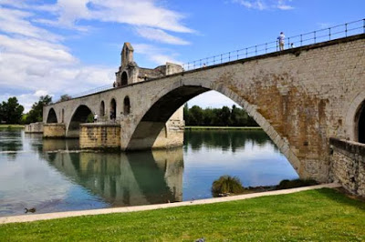 Tempat wisata di Avignon, France (Prancis) Tempat wisata di Avignon, France (Prancis)