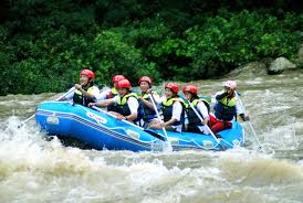 Wisata Arung Jeram Sungai Cimanuk