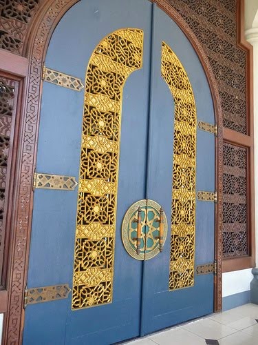 Pintu Masjid Nasional Al-Akbar Surabaya Pintu Masjid Nasional Al-Akbar Surabaya