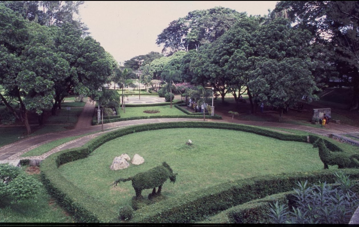 Taman Kota Bandung di Jalan Merdeka Taman Kota Bandung di Jalan Merdeka