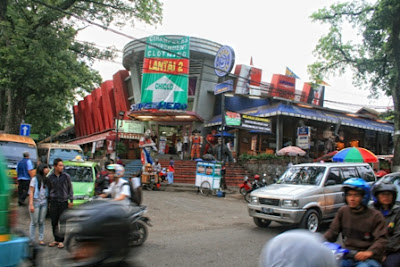 Pusat Jeans Cihampelas Bandung, Jl. Cihampelas Pusat Jeans Cihampelas Bandung, Jl. Cihampelas