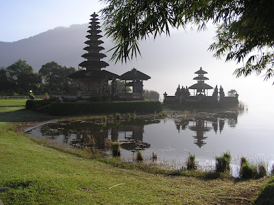 Danau Bedugul di Pulau Bali Danau Bedugul di Pulau Bali