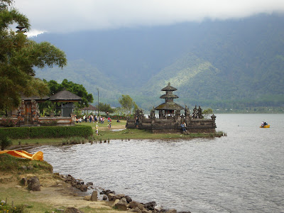 Danau Bedugul di Pulau Bali Danau Bedugul di Pulau Bali